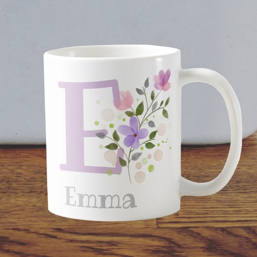 花とエマのイニシャルと名前 コーヒーマグカップ