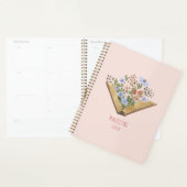 花とオープンブックのモノグラム名プランナー プランナー手帳 (ディスプレー)