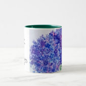 花とコーヒーとお茶が必要だ ツートーンマグカップ (中央)