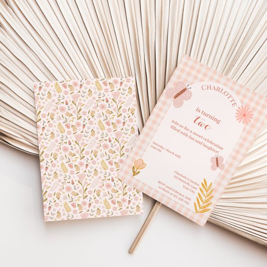 花とピンクのギンガムバタフライ誕生日 招待状