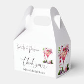 花とプロセッコのブラッシュピンクの花嫁のシャワー フェイバーボックス (正面サイド)