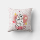 花とマグカップを使った3匹の猫 クッション (裏面)