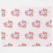 花とマグカップを使った3匹の猫 フリースブランケット (正面(横))