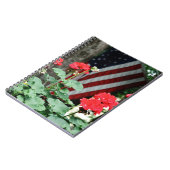 花と国旗の赤、白と青 ノートブック (左側)