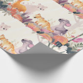 花と木の間の平和な動物 ラッピングペーパー (角)