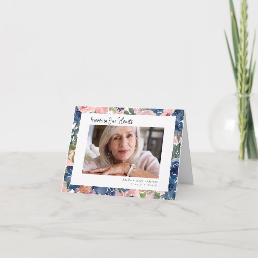 花と永遠に私たちの心の中に哀悼の写真 サンキューカード (正面)