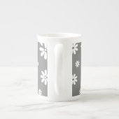 花と花びら 2 ボーンチャイナマグカップ (裏面)