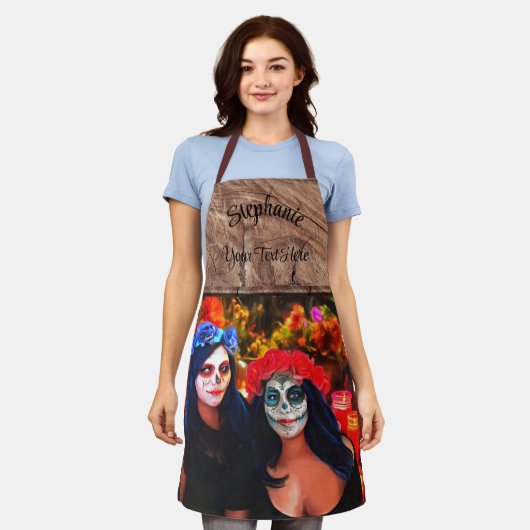 花と蝋燭の付いたバラルタカトリナス1718 エプロン (着用した状態)
