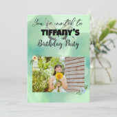 花と蝶あなたの写真の招待状を追加 招待状 (スタンド正面)