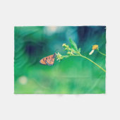 花に咲く美しい蝶#2 フリースブランケット (正面(横))