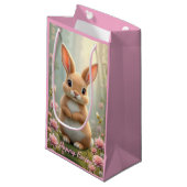 花に囲まれた可愛い小さなバニー、子供 スモールペーパーバッグ (正面アングル)