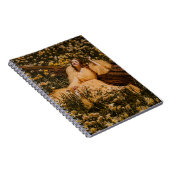 花に囲まれた女性スパイラルノート ノートブック (右側)