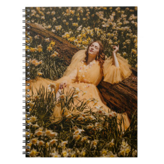 花に囲まれた女性スパイラルノート ノートブック