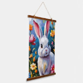 花に囲まれた愛らしい白い鮮やかバニー 吊り下げ型タペストリー (傾斜あり)