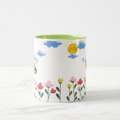 花に座ったかわいいイエロービー ツートーンマグカップ (中央)