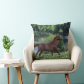 花に立っている純血種の馬 クッション (椅子)