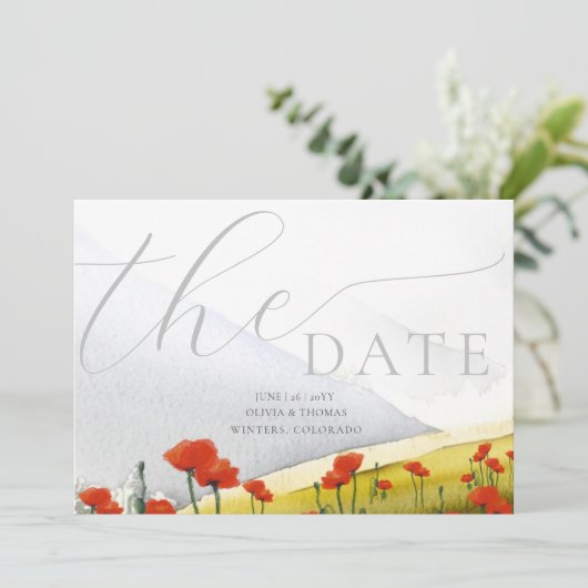 花のある山のポピーウェディング 3 枚の写真の保存日付 招待状 (スタンド正面)