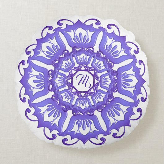 花のすみれ色の曼荼羅。 モノグラム ラウンドクッション (正面)