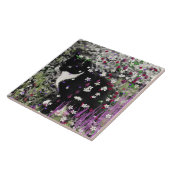 花のそばかすI -白黒のタキシードの子猫 タイル (側面)