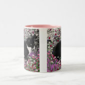 花のそばかすII -タキシードの子猫猫 ツートーンマグカップ (中央)