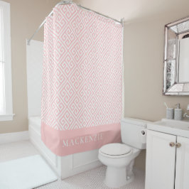 花のようなピンクとホワイトのギリシャ鍵モノグラム名 シャワーカーテン
