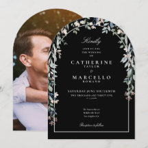 花のアーチの写真　白黒のウェディング