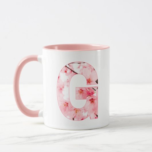 花のイニシャル入りマグカップ|名前や特性のカスタマイズ マグカップ (左)