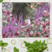 花のエマI -小さい灰色の子ネコ キッチンタオル (折り畳み)