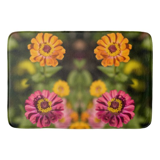 花のオレンジとピンクのジニア バスマット (正面)