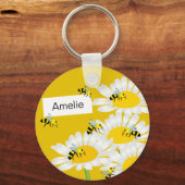 花のキーチェーン上のビー – 黄色の背景 キーホルダー (正面)