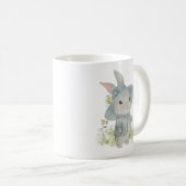 花のコーヒーマグ付きのドレスを着たかわいいウサギ コーヒーマグカップ (正面右)