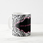花のコーヒー・マグのダマスク織フレームの白黒のピンク コーヒーマグカップ (正面左)