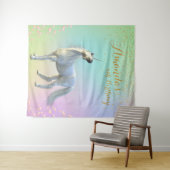 花のゴールドユニコーンバースデー背景写真ブース タペストリー (インサイチュ(横))