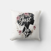 花のシルエットJust Do Itのスロー枕 クッション (正面)