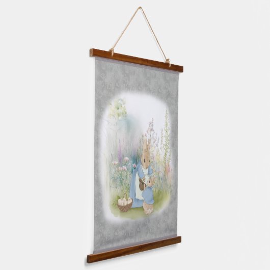 花のタペストリーを持つぶら下がったイースターバニーのペテロ 吊り下げ型タペストリー (傾斜あり)