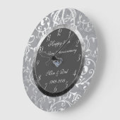 花のダマスク織のダイヤモンド第50の結婚記念日 ラージ壁時計 (傾斜)