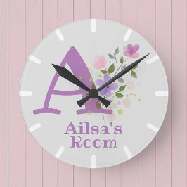 花のデザインの時計に名前Ailsaとイニシャル ラウンド壁時計