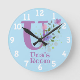 花のデザインの時計に「Una」の名前とイニシャル ラウンド壁時計