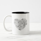 花のハートの落書き ツートーンマグカップ (左)