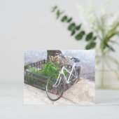 花のバスケット付き自転車 ポストカード (スタンド正面)