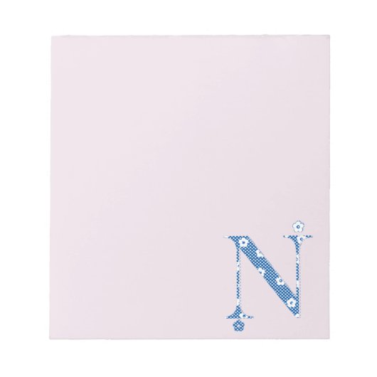 花のパターン文字N(青) ノートパッド (正面)