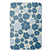 花のパターン – ダークブルー、ライトブルー、クリーム バスマット (正面縦)