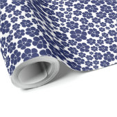 花のパターン – 青と白 ラッピングペーパー (ロールコーナー)