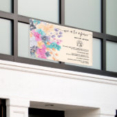 花のピンクの国のフローラの水色私たちは開いている 横断幕 (ビルの外側)