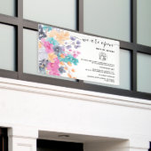 花のピンクの国のフローラの水色私たちは開いている 横断幕 (ビルの外側)