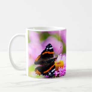 花のマグカップに赤い提督蝶 コーヒーマグカップ