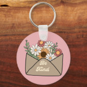 花のメッセージの封筒に親切な引用文がある キーホルダー (正面)