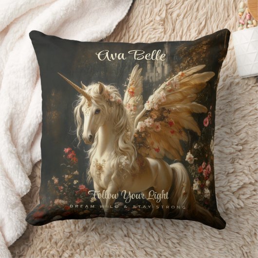 花のユニコーンの翼を持つ花の森の妖精 クッション (ブランケット)