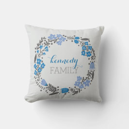 花のリースのパーソナライズなモノグラムのブルーグレー クッション