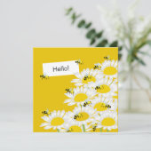 花の上に蜂の正方形カード – 黄色の背景 (スタンド正面)